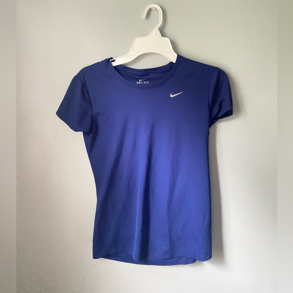 🌟 FREE IF BUNDLED Nike tee